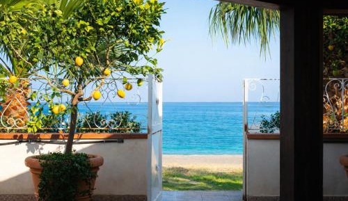 Villa - Beach Front