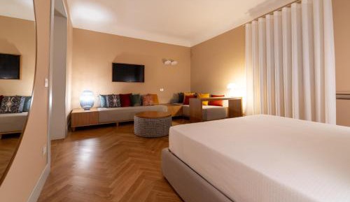 Deluxe Family Suite