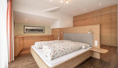 Suite with Mountain View