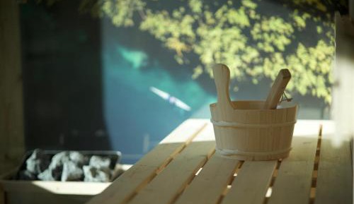 Luxury Chalet with Garden, Private Sauna and External Jacuzzi