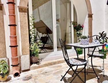 Studio with Garden View