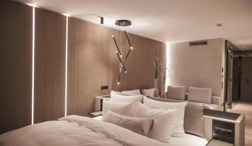 Suite with Pool View