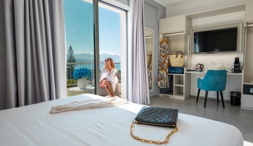 Suite with Terrace and Sea View