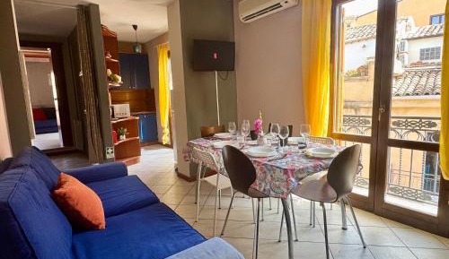 Two-Bedroom Deluxe Apartment with Balcony