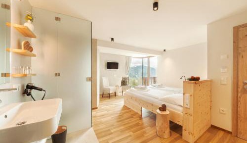 Deluxe Double Room with Mountain View