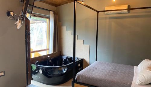 Suite with Lake View