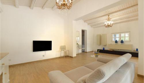 Three-Bedroom Vacation Home 
