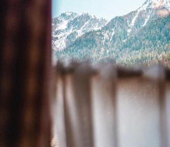 Apartment with Mountain View
