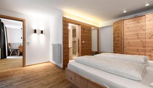 One-Bedroom Apartment with Balcony