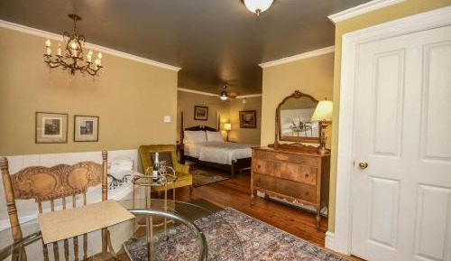 Deluxe Suite
