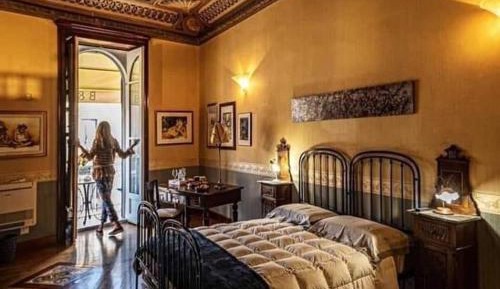 Deluxe Double Room with Balcony and Private External Bathroom