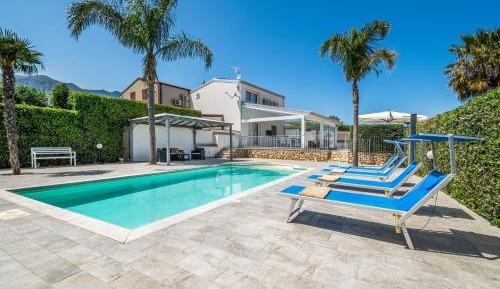 Deluxe Villa