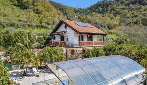 Five-Bedroom Holiday Home