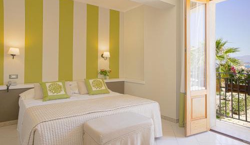 Superior Double Room with Balcony and Sea View