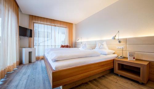 Junior Suite with Balcony
