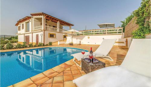 Three-Bedroom Vacation Home 