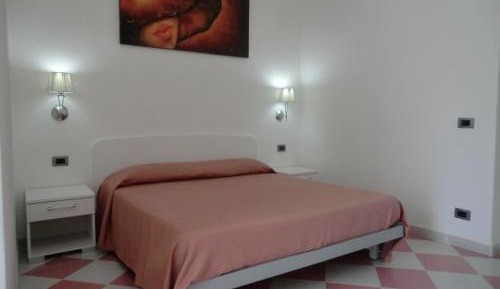 Double Room with Balcony and Garden View