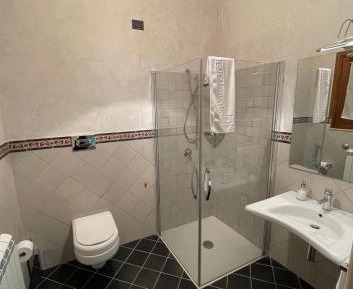 Double or Twin Room with Private Bathroom