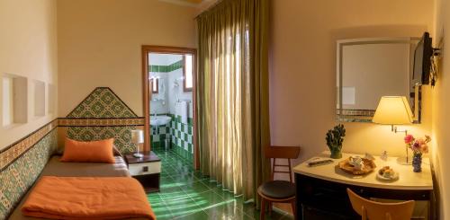 Economy Single Room