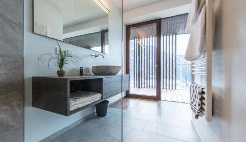 One-Bedroom Apartment with Balcony or Terrace