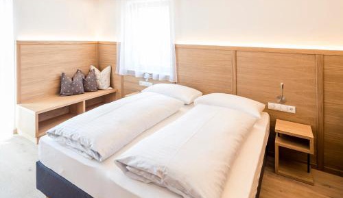 Comfort Double Room with Balcony and Mountain View