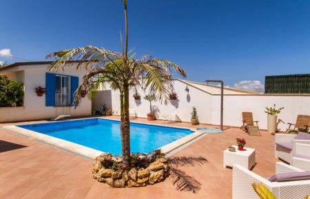 Villa - Beach Front