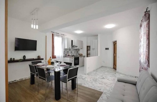 Palermo Apartment | Beautiful apartment in villa with pool
