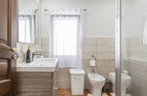 Cinisi House | Holiday Home 'Villa Antonio' with Sea View, Wi-Fi and Air Conditioning