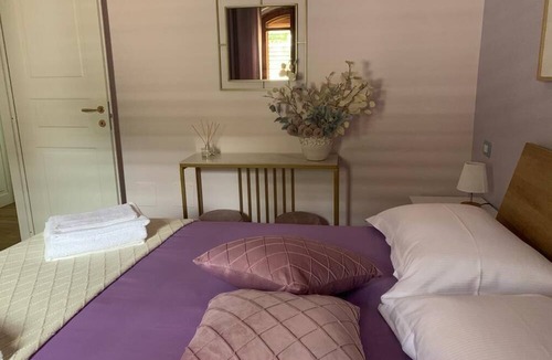 Castelbuono Villa | Villa ampia e accogliente con uliveto in borgo mediievale