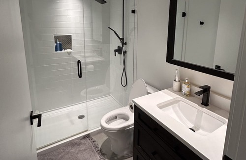 Kerrisdale Apartment | Enjoy easy access from this perfectly located brand new one bedroom suite.
