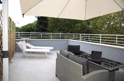Cesenatico Apartment | The Three Diamonds – Queen Deluxe Room Just Steps from the Sea