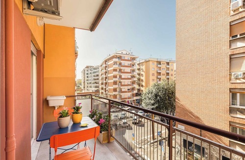 Cinecitta Apartment | Angolo Felice a Cinecittà - 3 bedroom apartment 3 minutes walk from Metro Line A