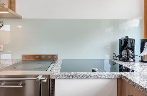 Collalbo Apartment | Apartment 'Morgenrot' with Mountain View, Shared Terrace and Wi-Fi