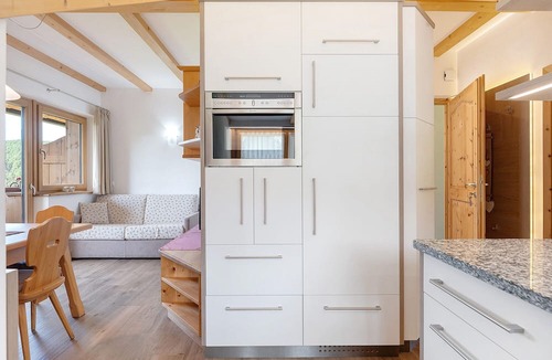 Collalbo Apartment | Apartment 'Morgenrot' with Mountain View, Shared Terrace and Wi-Fi