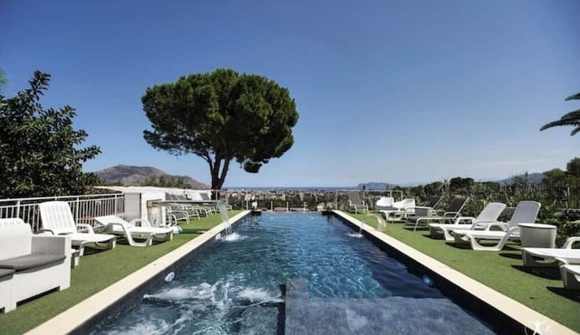 Luxury Apartment in Villa with Private Pool - An Oasis of Relaxation