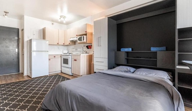 Studio apartment near Downtown