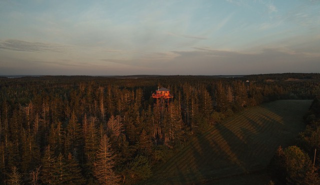 Shackup Tower - 30 ft in the air & hot tub