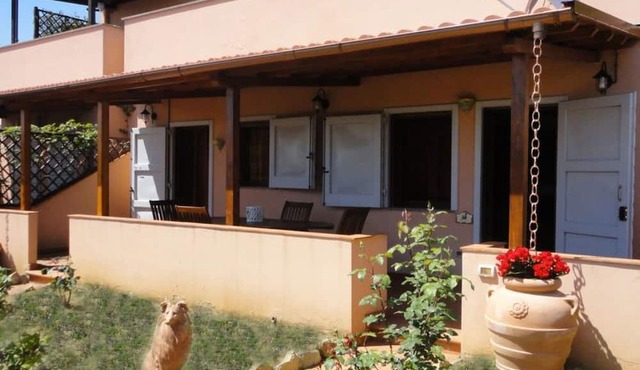 Wohnung 'Eichhörnchen' mit Schwimmbad by Interhome