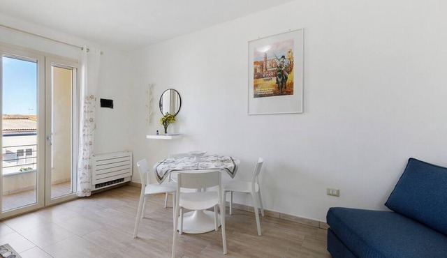'Turri Manna Domo 1' Independent Apartment with Private Terrace, Wi-Fi and Air Conditioning