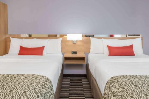 Microtel Inn 